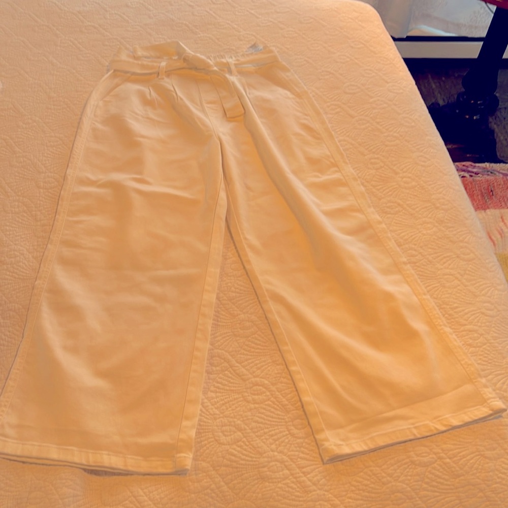 Wide leg, tie waist pants.